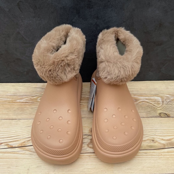 Crocs Stomp Lined Boot - Picture 10 of 16